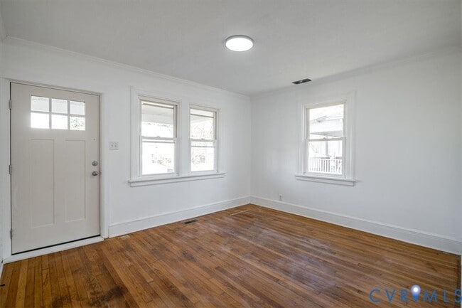 Building Photo - 1401 Byron St