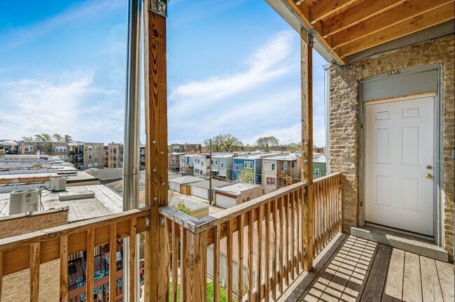 Building Photo - 4730 N Whipple St