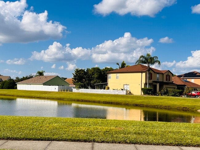 Building Photo - Beautifully Updated 3 bedroom 2 bath home ...