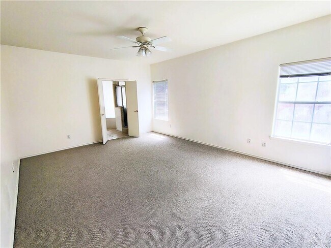 Building Photo - 3504 El Jardin St
