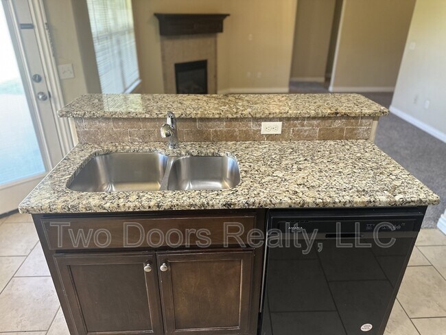 Building Photo - 8113 Waters Edge Way