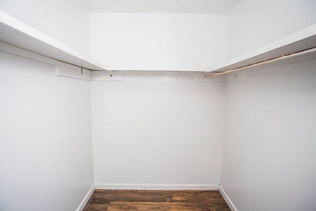 Building Photo - Comfy 2 bed 1 bath home!