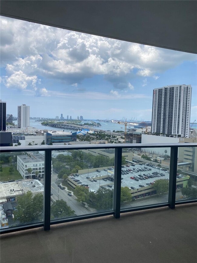 Building Photo - 1600 NE 1st Ave