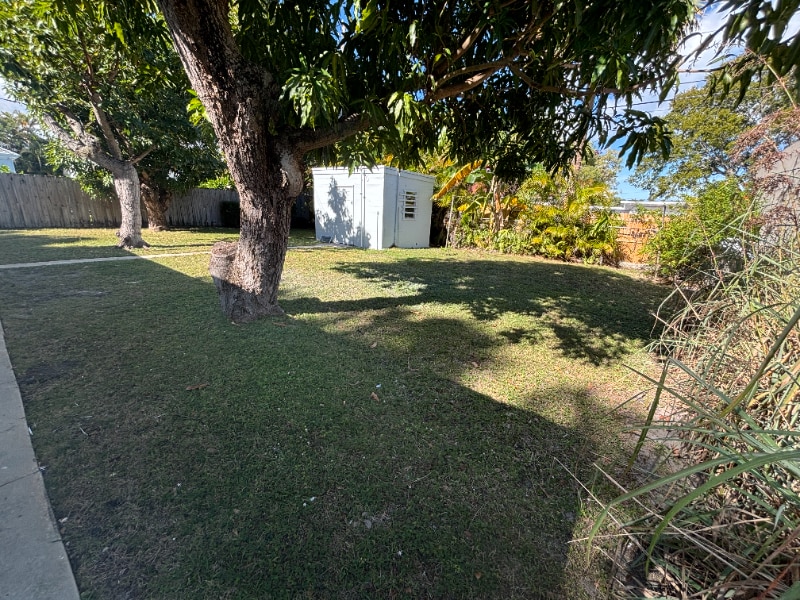 Building Photo - 511 51st St