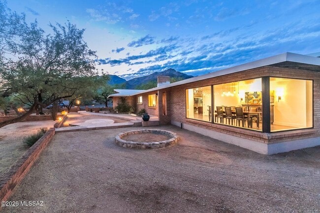 Building Photo - 5965 N Sabino Shadow Ln