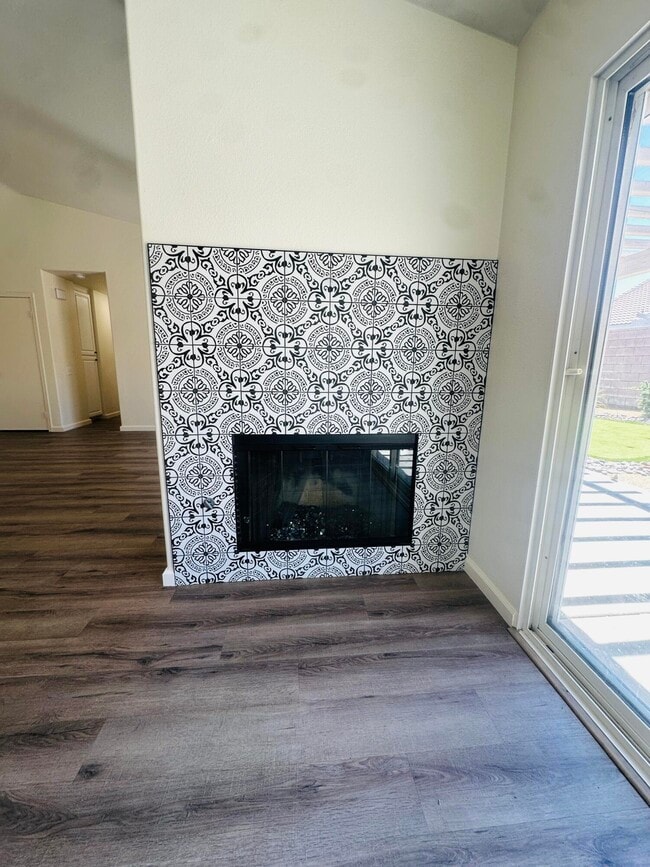 Building Photo - 78780 Birchcrest Cir