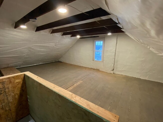 Building Photo - Awesome 3 bedroom 1.5 Bath Home in Emmaus