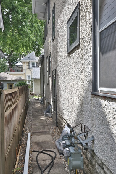Building Photo - 3500 Garfield Ave
