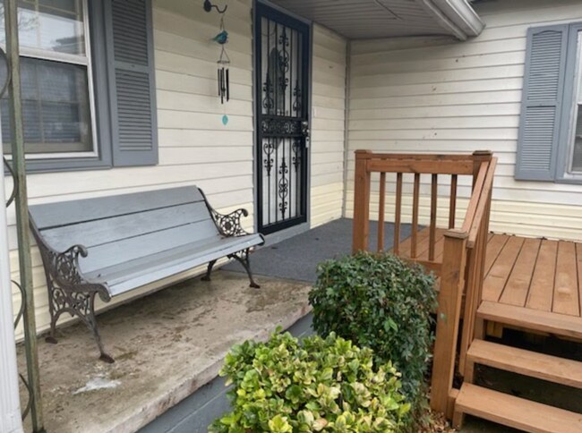 Building Photo - 1550 Old Dover Rd