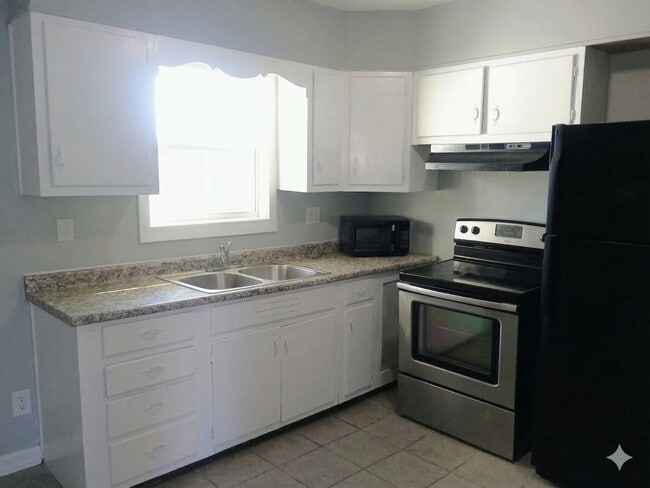 Building Photo - 1219 E Cherry St