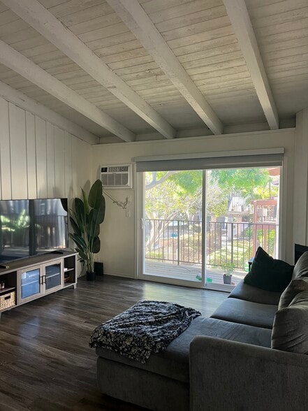 Building Photo - 463 Fair Dr