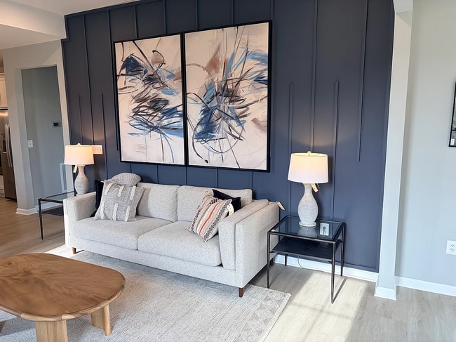 Building Photo - 701 Englewood Farms Dr