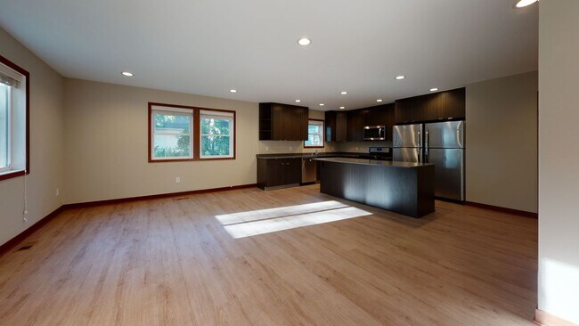 Building Photo - 1078 18th Ave SE