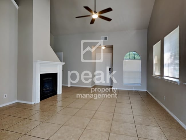 Building Photo - $1899! Beautiful 3Bed/2Bath Home ready for...