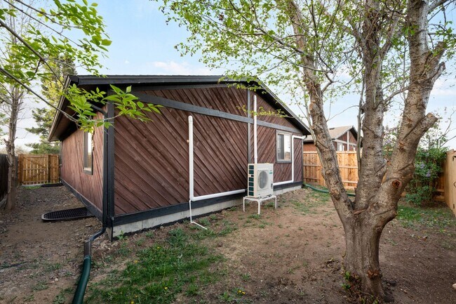 Building Photo - 4BD, 2BA Arvada Half-Duplex with 1-Car Garage and Back Yard