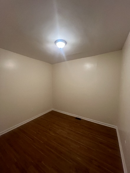 Building Photo - 260 N 7th St