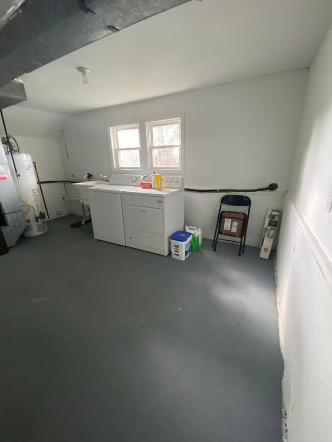 Building Photo - 241 Lafayette Ave