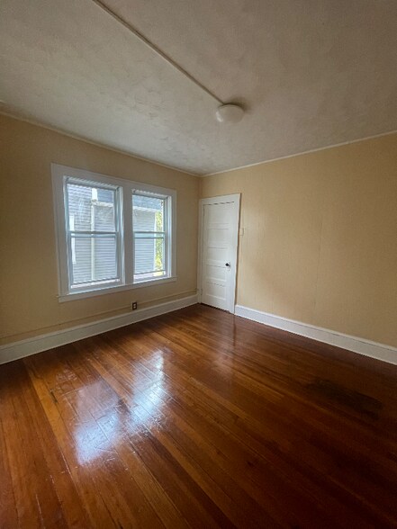 Building Photo - 117 Enfield St