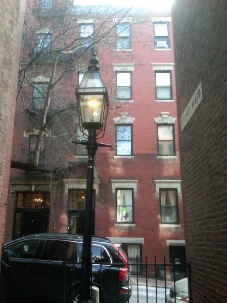 Building Photo - 72 Revere St