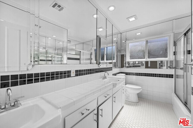 Building Photo - 4316 Bellaire Ave