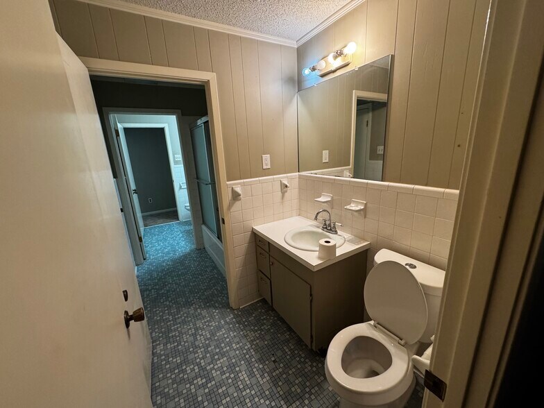 Jack & Jill Bathroom pt 1 - 117 Steed Rd