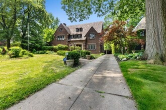 Building Photo - 2260 5th Ave