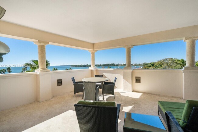 Building Photo - 19153 Fisher Island Dr