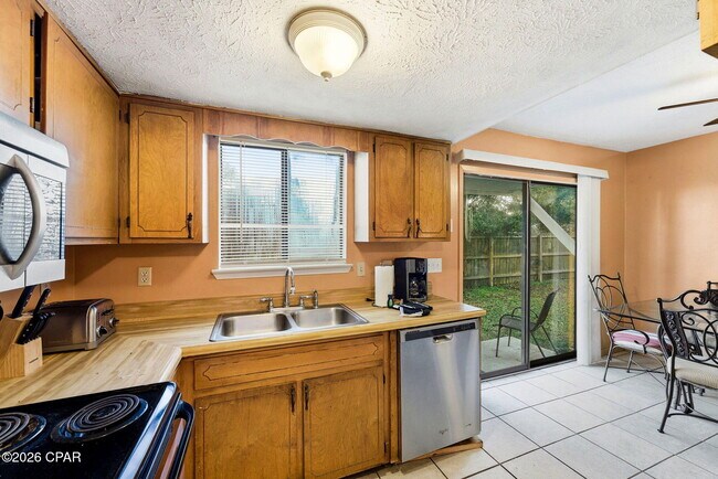 Building Photo - 4492 E Hwy 98