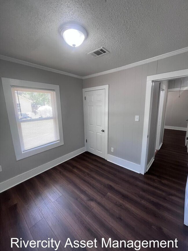 Building Photo - Cute & Quaint Renovated Home!!! Section 8 ...