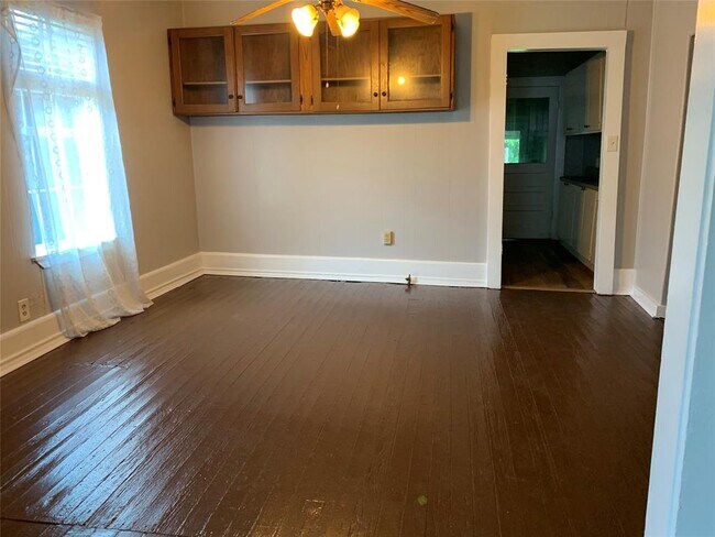 Building Photo - 416 Shaw St