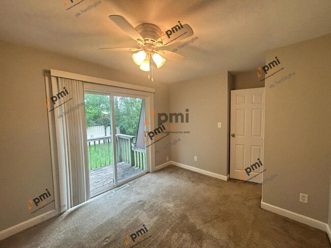 Building Photo - 2355 Hickory St
