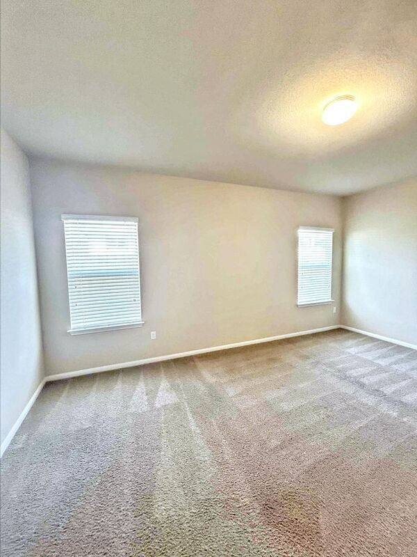 Building Photo - 215 Cibolo Creek Dr