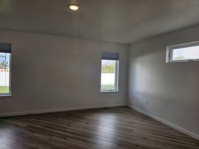 Building Photo - 901 Sonata Lane