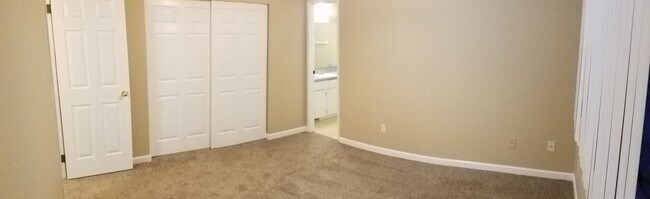 Building Photo - O24