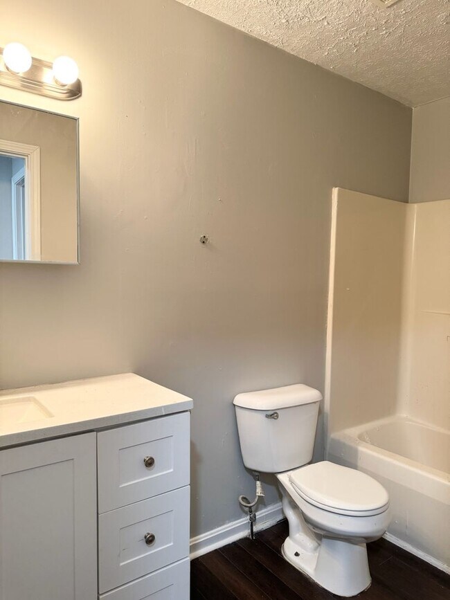 Building Photo - MOVE IN SPECIAL! $100 SECURITY DEPOSIT