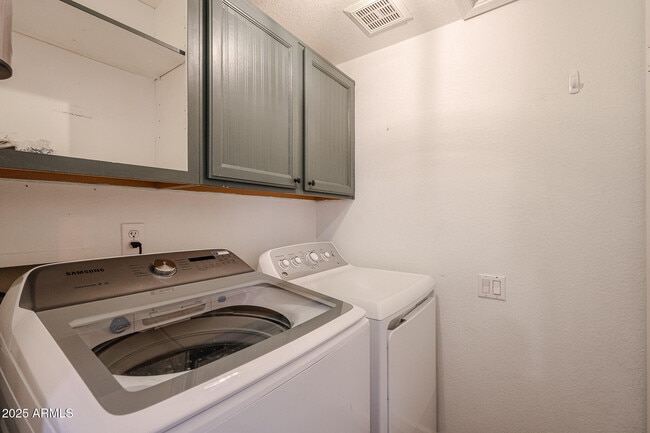 Building Photo - 6209 W Blackhawk Dr