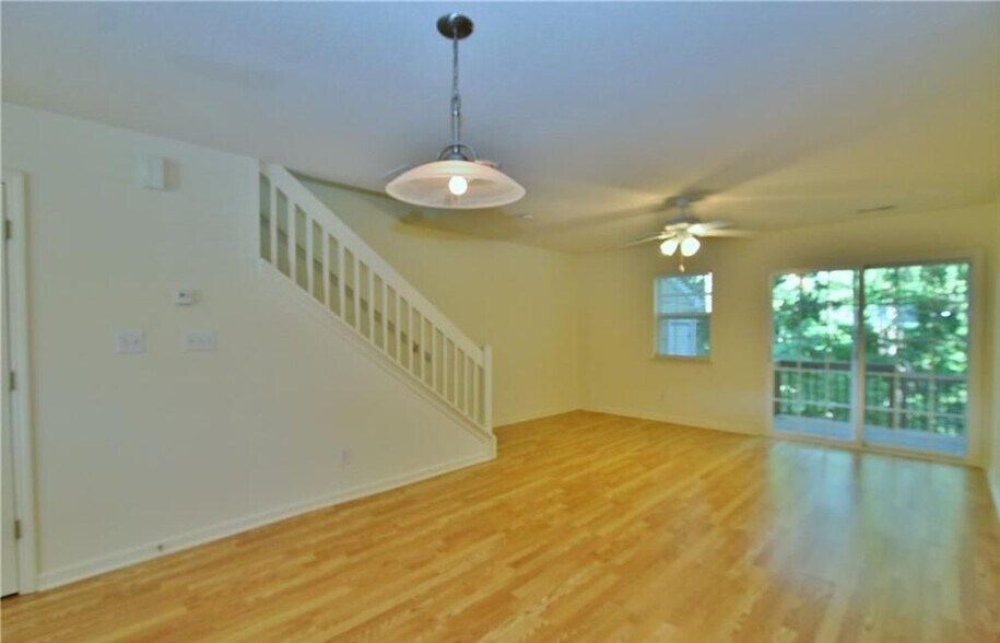 Living - 18 Tannenbaum Circle