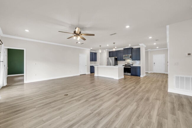 Building Photo - 147 Picnic Pl