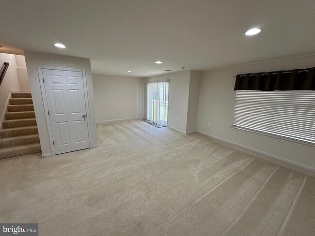 Building Photo - 16010 Eagle Feather Dr