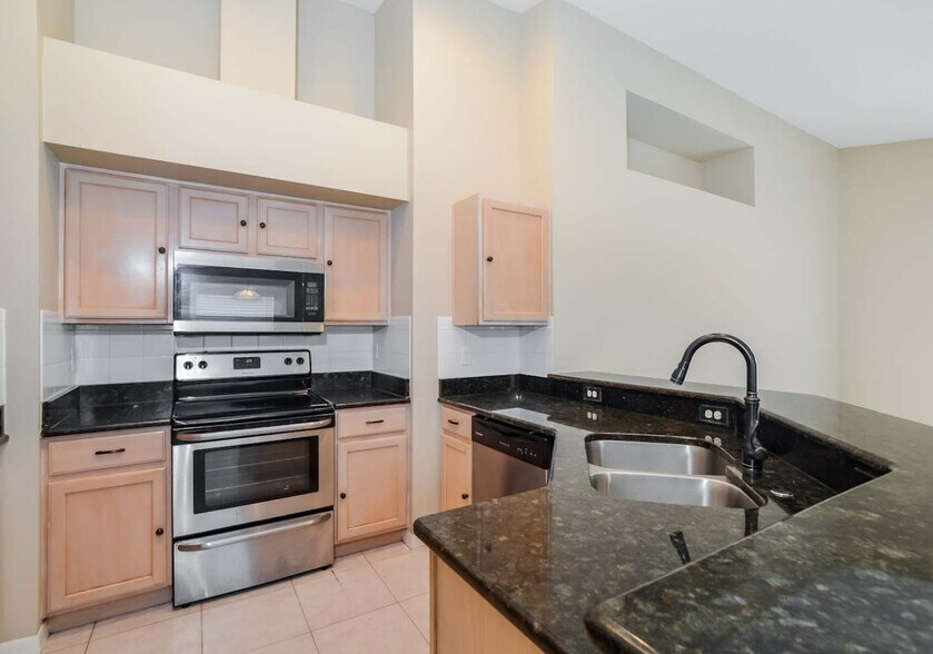 Building Photo - 9329 Jackson Ave