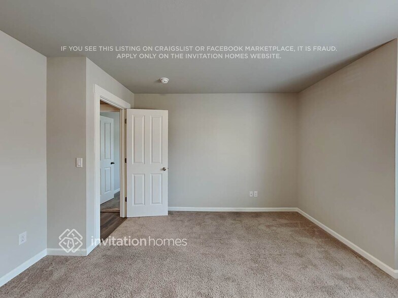 Building Photo - 12606 36th Place NE