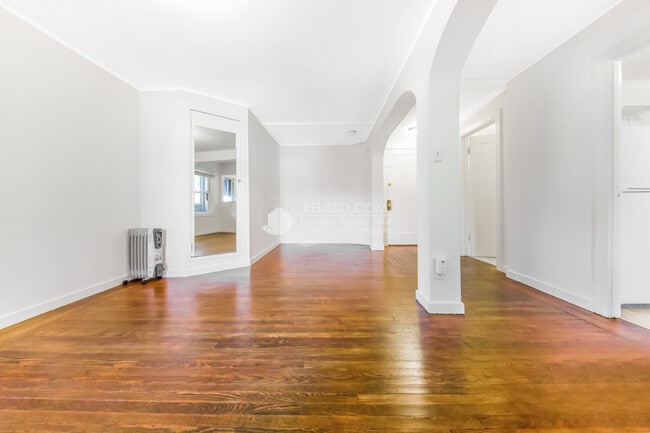 Primary Photo - 49 Elgin Park