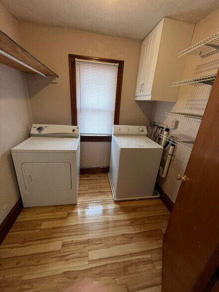 Laundry - 607 Spring St