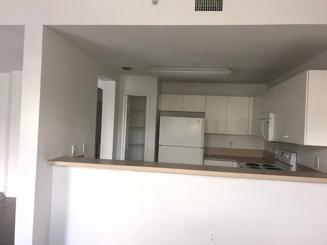 Building Photo - 10902 NW 83rd St