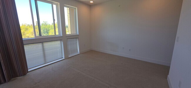 Building Photo - Luxury New Build with 2 En-Suites | Quartz Kitchen | Prime Fremont Location