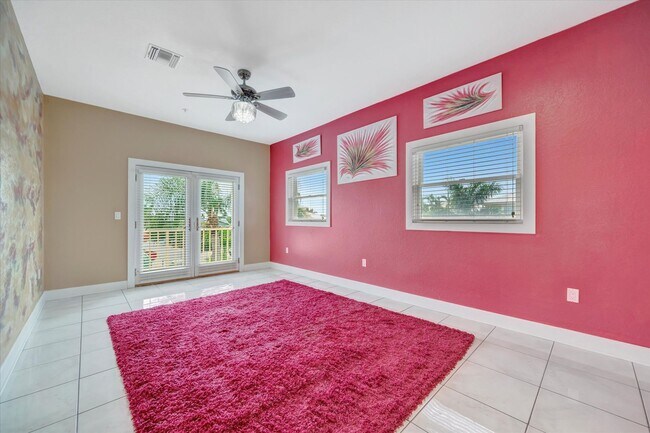 Building Photo - Stunning Annual Rental: Luxury Coastal Liv...