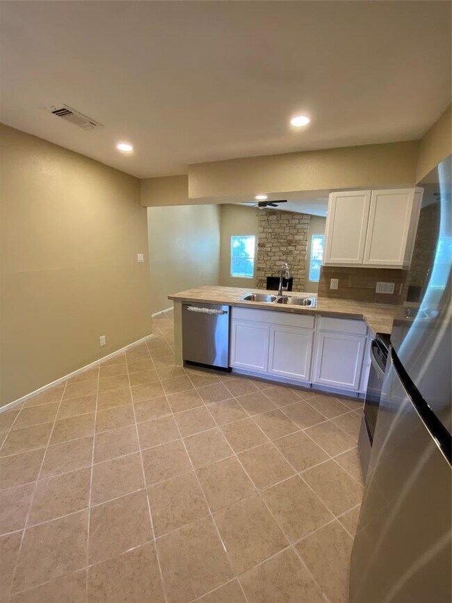 Building Photo - 10307 Burmaster Ln