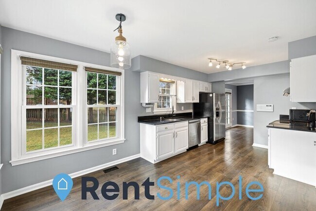 Building Photo - 3920 Bokel Dr