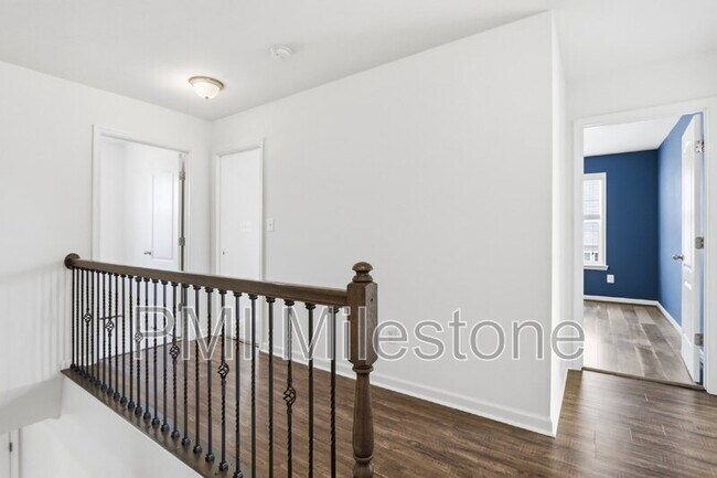 Building Photo - 371 Lookout Mountain Ct