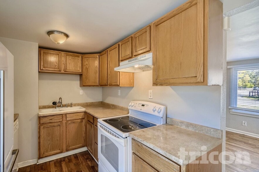 Building Photo - 185 N Harlan St